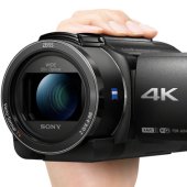 Sony Handycam FDR-AX43 pro vloggery přináší integrovaný gimbal