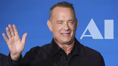 Tom Hanks říká, že mu AI "umožní hrát" i po jeho smrti